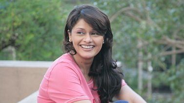 Actress Pallavi Joshi Quits FTII Society, Backing the Students